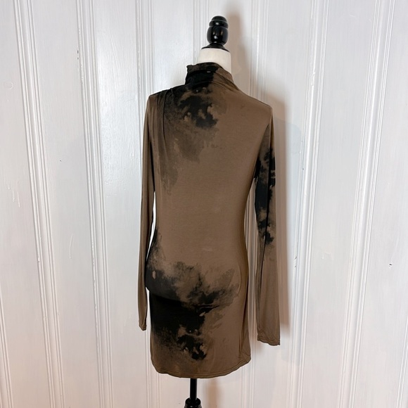 Ultra soft and stretchy SARAH PACINI tie die dress - Picture 3 of 7